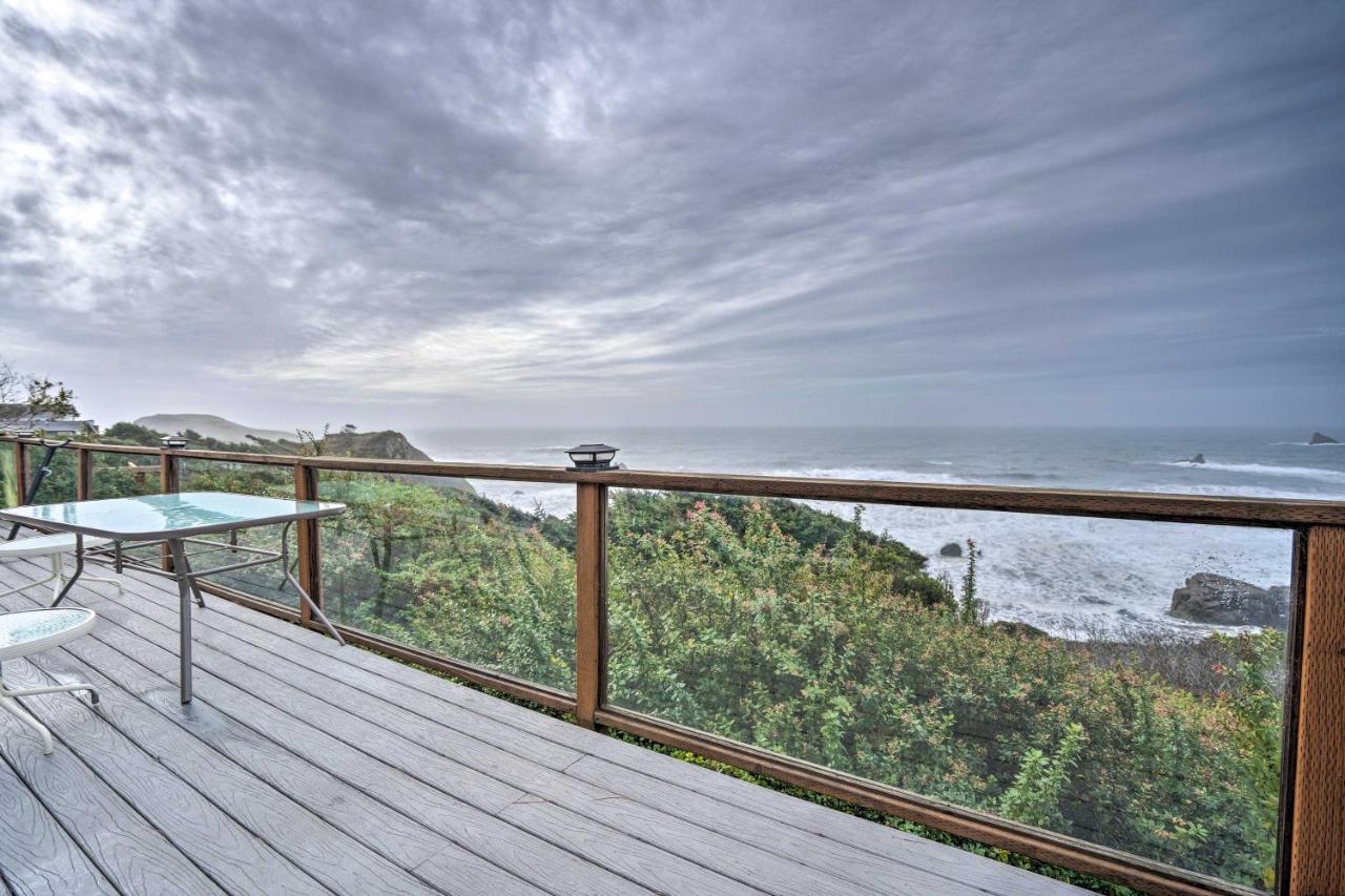 Serenity By The Sea - Chic Oceanfront Home With Deck Brookings Exterior photo